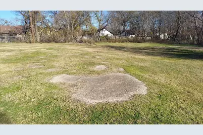 1404 E 10th Avenue, Corsicana, TX 75110 - Photo 5