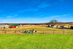 694 Jennings Ln, Azle, TX 76020 - Photo 7