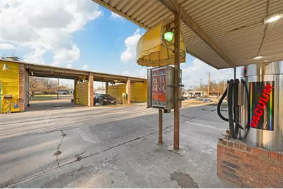 805 Poindexter Avenue, Cleburne, TX 76033 - Photo 17