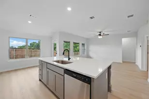 1401 Quail Crk Dr, Cleburne, TX 76033 - Photo 11