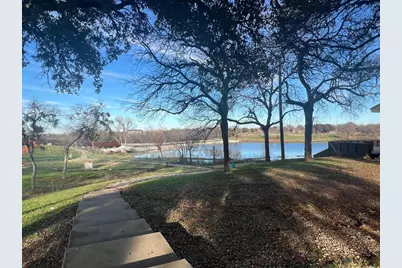 4200 Brentwood Stair Road, Fort Worth, TX 76103 - Photo 11