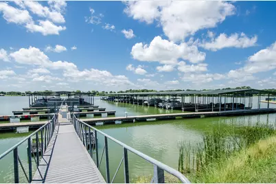 442 Waters Edge Drive, Corsicana, TX 75109 - Photo 33