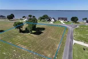 551 Shoreline Dr, Mabank, TX 75143 - Photo 1