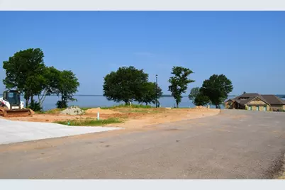551 Shoreline Drive, Mabank, TX 75143 - Photo 3