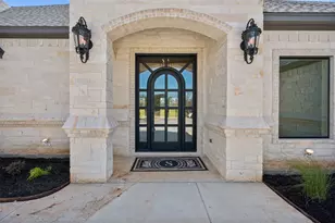 2409 Candlestick Dr, Granbury, TX 76049 - Photo 5