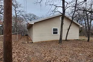 104 Sandy Ln, Nocona, TX 76255 - Photo 33