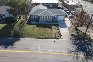 320 W Washington St, Sherman, TX 75090 - Photo 3