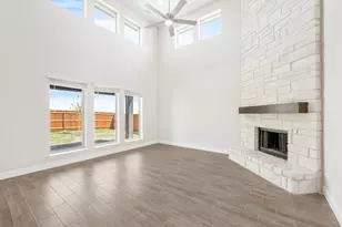 329 Sparkling Spgs Dr, Waxahachie, TX 75165 - Photo 9