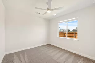 329 Sparkling Spgs Dr, Waxahachie, TX 75165 - Photo 23