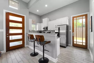 3807 Vilbig Road, Dallas, TX 75212 - Photo 9