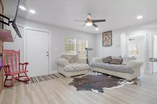 112 N Masters Dr, Dallas, TX 75217 - Photo 9