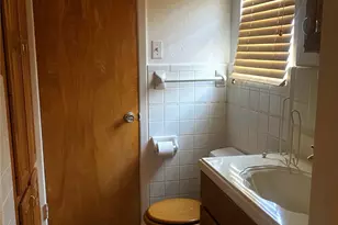 1136 E Five Mile Pkwy, Dallas, TX 75216 - Photo 15