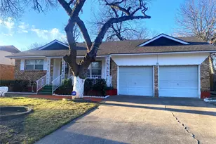 1136 E Five Mile Pkwy, Dallas, TX 75216 - Photo 3