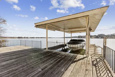 648 S Rough Creek Court, Granbury, TX 76048 - Photo 9