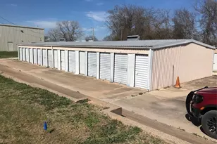 902 N Avenue F, Clifton, TX 76634 - Photo 1