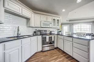 290 Tanglewood Cir, Pottsboro, TX 75076 - Photo 3