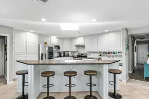 632 S Rough Creek Ct, Granbury, TX 76048 - Photo 5