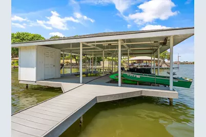 632 S Rough Creek Court, Granbury, TX 76048 - Photo 27