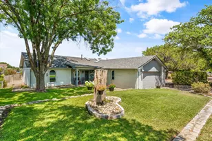 632 S Rough Creek Ct, Granbury, TX 76048 - Photo 3