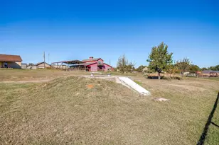 555 Munn Rd, Springtown, TX 76082 - Photo 39