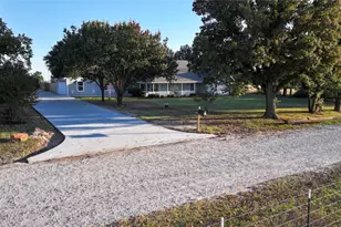 1364 Winn Rd, Bowie, TX 76230 - Photo 3