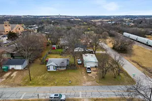 100 E Eldred St, Burleson, TX 76028 - Photo 7