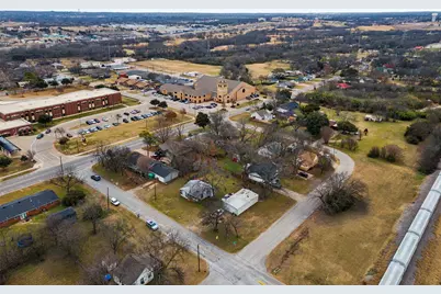 100 E Eldred Street, Burleson, TX 76028 - Photo 13