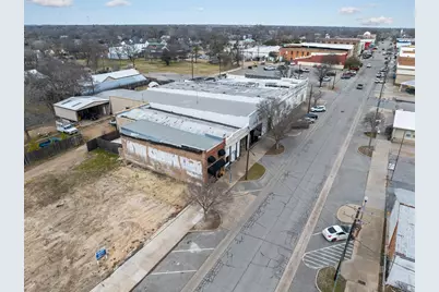 211 N Main Street, Bonham, TX 75418 - Photo 13