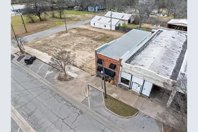 211 N Main Street, Bonham, TX 75418 - Photo 33
