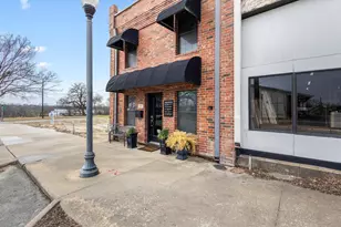 211 N Main St, Bonham, TX 75418 - Photo 1