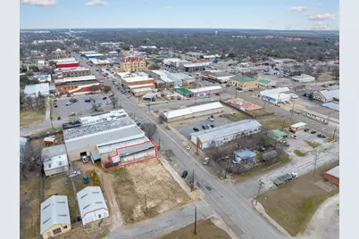 211 N Main Street, Bonham, TX 75418 - Photo 31