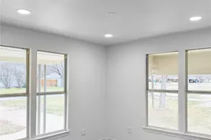 828 Indiana St, Graham, TX 76450 - Photo 9