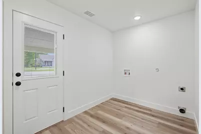 308 Santa Fe, Wolfe City, TX 75496 - Photo 15