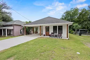 308 Santa Fe, Wolfe City, TX 75496 - Photo 3