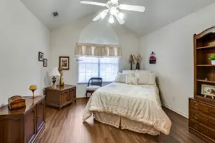 941 Bridges Dr, Arlington, TX 76012 - Photo 19