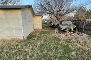 214 Coke St, Tye, TX 79563 - Photo 5