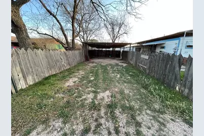 214 Coke Street, Tye, TX 79563 - Photo 3