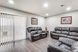 4913 Tracy Dr, Haltom City, TX 76117 - Photo 7