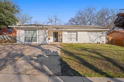 530 W Phillips Court, Grand Prairie, TX 75051 - Photo 1