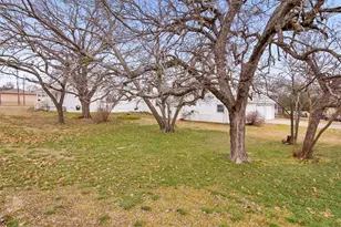 404 N Blanton, Whitewright, TX 75491 - Photo 3