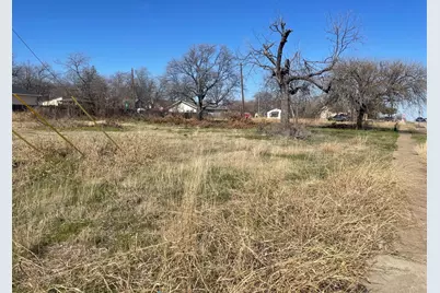 713 E Jefferson Avenue, Fort Worth, TX 76104 - Photo 3