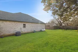 304 Bradley St, Tioga, TX 76271 - Photo 29