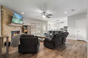 304 Bradley St, Tioga, TX 76271 - Photo 7