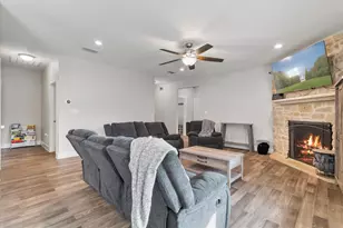 304 Bradley St, Tioga, TX 76271 - Photo 9