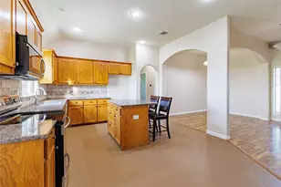 216 Canyon Dr, Decatur, TX 76234 - Photo 5