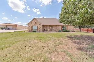 216 Canyon Dr, Decatur, TX 76234 - Photo 3