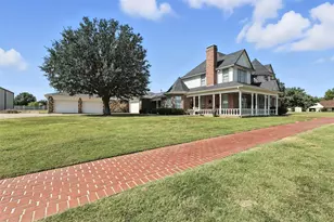 902 Booker St, Sulphur Springs, TX 75482 - Photo 3