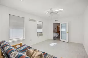 417 Sky Harbour Ct, Granbury, TX 76049 - Photo 17