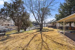 417 Sky Harbour Ct, Granbury, TX 76049 - Photo 27