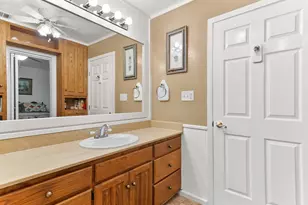 417 Sky Harbour Ct, Granbury, TX 76049 - Photo 25